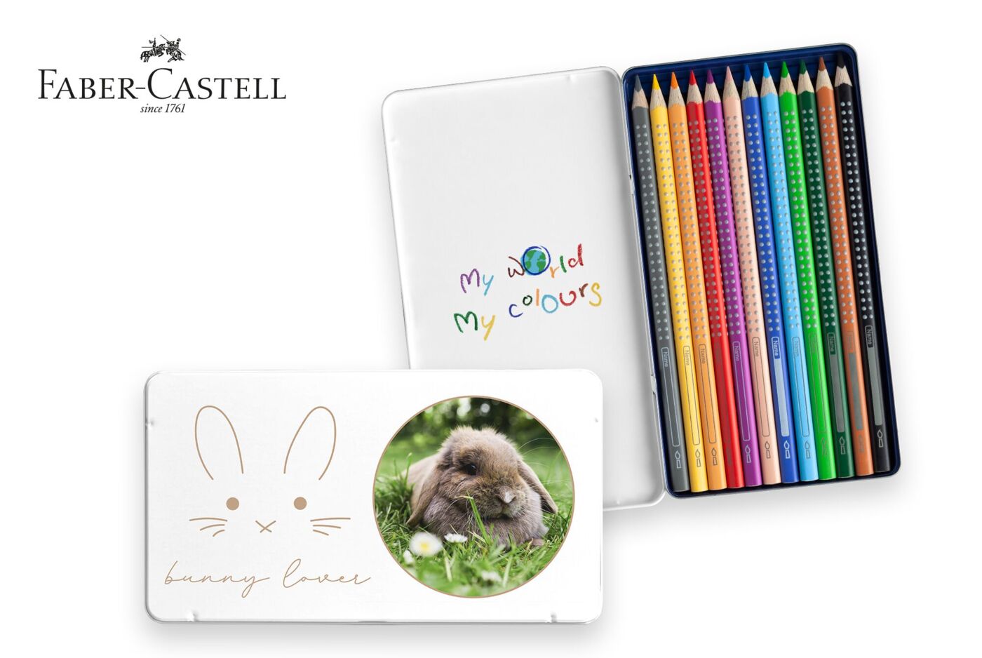 Metallbox mit Buntstiften von Faber-Castell mit Hasenmotiv, Hasenfoto und dem Schriftzug „My world, my colours“ auf dem Boxdeckel.